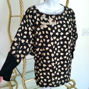 Dolman sleeves Embellished printed silky top